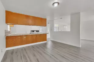5890 Hollyhurst Way, Sacramento, CA 95823 - Photo 8