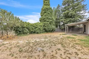 5890 Hollyhurst Way, Sacramento, CA 95823 - Photo 26