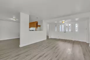 5890 Hollyhurst Way, Sacramento, CA 95823 - Photo 6