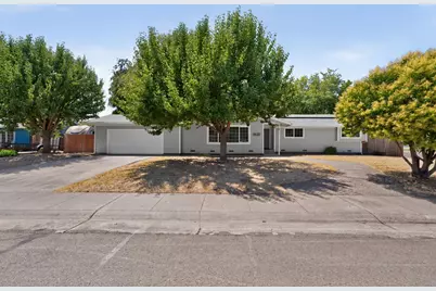 9430 Mazatlan Way, Elk Grove, CA 95624 - Photo 12