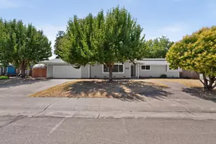 9430 Mazatlan Way, Elk Grove, CA 95624 - Photo 12