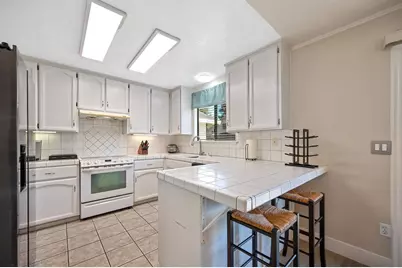 55 Bingham Circle, Sacramento, CA 95831 - Photo 18