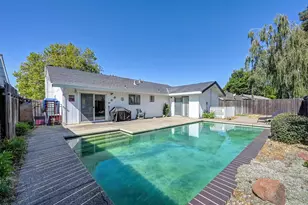 55 Bingham Cir, Sacramento, CA 95831 - Photo 38