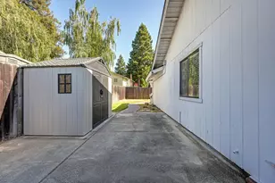 55 Bingham Cir, Sacramento, CA 95831 - Photo 48