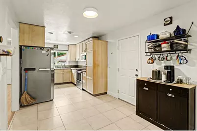 2440 Carlsbad Avenue, Sacramento, CA 95821 - Photo 18