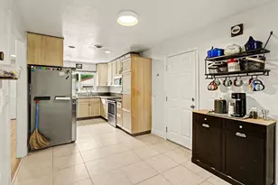 2440 Carlsbad Ave, Sacramento, CA 95821 - Photo 18