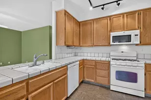 8964 Panamint Ct, Elk Grove, CA 95624 - Photo 14