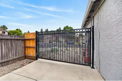 8961 Aqua Marine Court, Elk Grove, CA 95758 - Photo 18