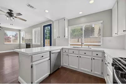 8961 Aqua Marine Court, Elk Grove, CA 95758 - Photo 8