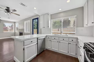 8961 Aqua Marine Ct, Elk Grove, CA 95758 - Photo 8