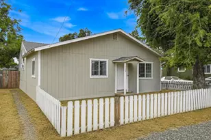 1128 Grand Ave, Olivehurst, CA 95961 - Photo 2