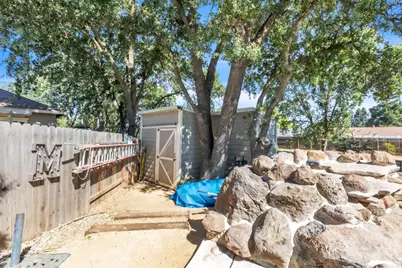 9729 Falcon Meadow Drive, Elk Grove, CA 95624 - Photo 10