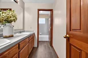 9430 Maris Ln, Elk Grove, CA 95624 - Photo 30
