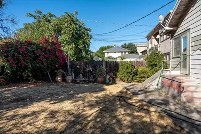 211 E Willow Street, Stockton, CA 95202 - Photo 18