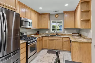 1032 Hawthorne Avenue, Modesto, CA 95350 - Photo 8