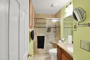 2340 St Lawrence Ln, Modesto, CA 95356 - Photo 18