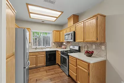 6455 Laguna Mirage Lane, Elk Grove, CA 95758 - Photo 10