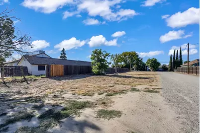 3430 E Redwood Road, Ceres, CA 95307 - Photo 2