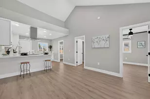 2296 Grove Ave, Sacramento, CA 95815 - Photo 8