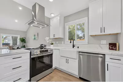 2296 Grove Avenue, Sacramento, CA 95815 - Photo 10