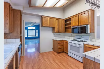 8360 Trimmer Way, Sacramento, CA 95828 - Photo 8