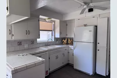 5980 Holstein Way, Sacramento, CA 95822 - Photo 2