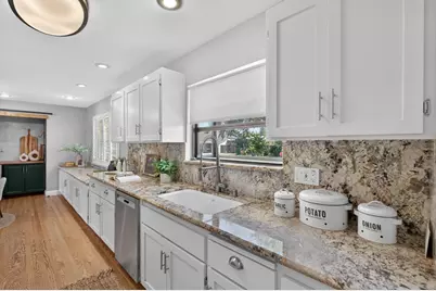 9528 Sara Street, Elk Grove, CA 95624 - Photo 18