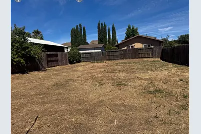 7647 Roosterfish Way, Sacramento, CA 95828 - Photo 2