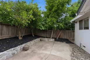 2210 Thurton Dr, Roseville, CA 95747 - Photo 46