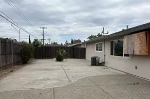 5633 Revelstok Dr, Sacramento, CA 95842 - Photo 14