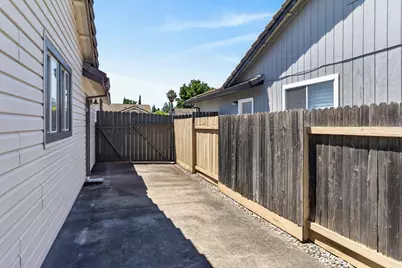 8634 New Island Way, Sacramento, CA 95828 - Photo 40