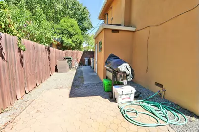 1725 V Street, Sacramento, CA 95818 - Photo 36