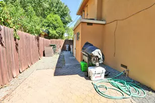1725 V St, Sacramento, CA 95818 - Photo 36