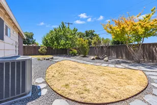 4915 H Pkwy, Sacramento, CA 95823 - Photo 26
