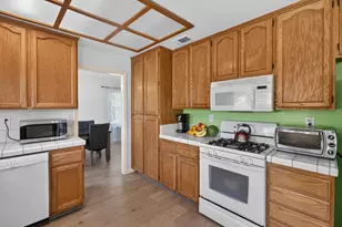 6413 Alpinespring Way, Elk Grove, CA 95758 - Photo 10