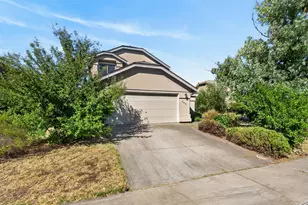 6413 Alpinespring Way, Elk Grove, CA 95758 - Photo 2