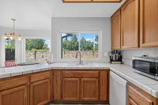 6413 Alpinespring Way, Elk Grove, CA 95758 - Photo 12
