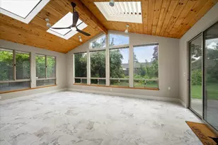 2270 W La Loma Dr, Rancho Cordova, CA 95670 - Photo 2