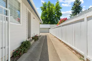 878 56th St, Sacramento, CA 95819 - Photo 20