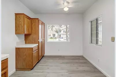 9155 Bungalow Way, Elk Grove, CA 95758 - Photo 16