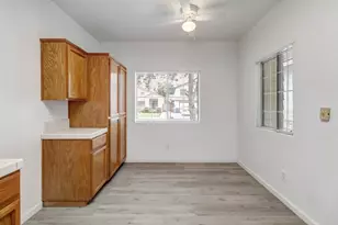 9155 Bungalow Way, Elk Grove, CA 95758 - Photo 16