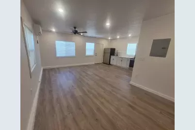 7650 Country Park Drive, Sacramento, CA 95828 - Photo 16