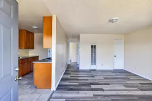 131 S Airport Way, Stockton, CA 95205 - Photo 6