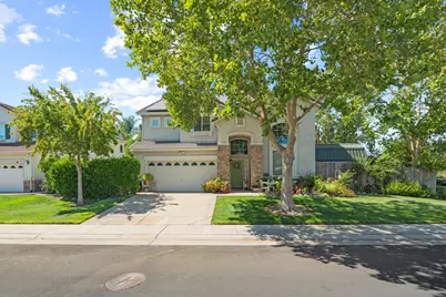 9489 Red Spruce Way, Elk Grove, CA 95624 - Photo 2
