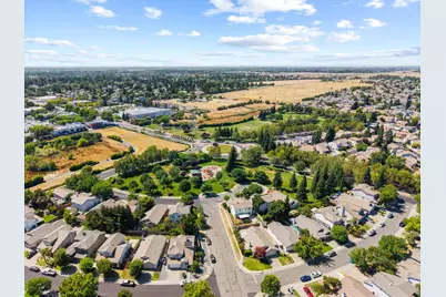 9489 Red Spruce Way, Elk Grove, CA 95624 - Photo 46