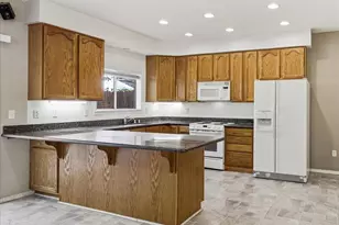 5620 Celine Dr, Citrus Heights, CA 95610 - Photo 6