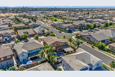 9910 Penela Way, Elk Grove, CA 95757 - Photo 10