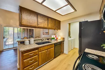 7223 Havenside Drive, Sacramento, CA 95831 - Photo 10
