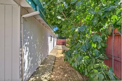 8717 Lorna Court, Elk Grove, CA 95624 - Photo 40