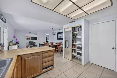 8980 Canberra Dr, Sacramento, CA 95826 - Photo 18